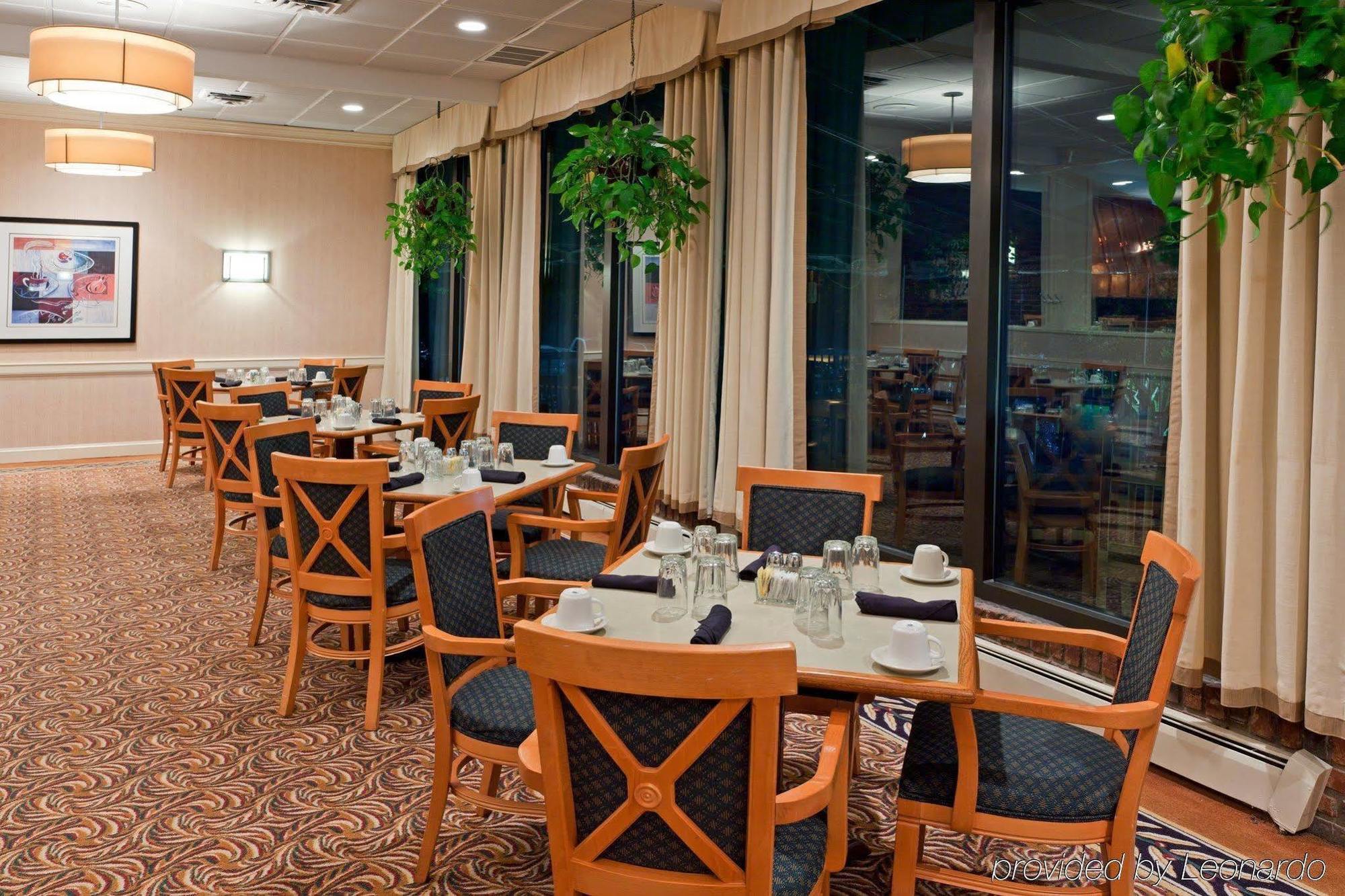 Holiday Inn Johnstown-Gloversville Ресторан фото